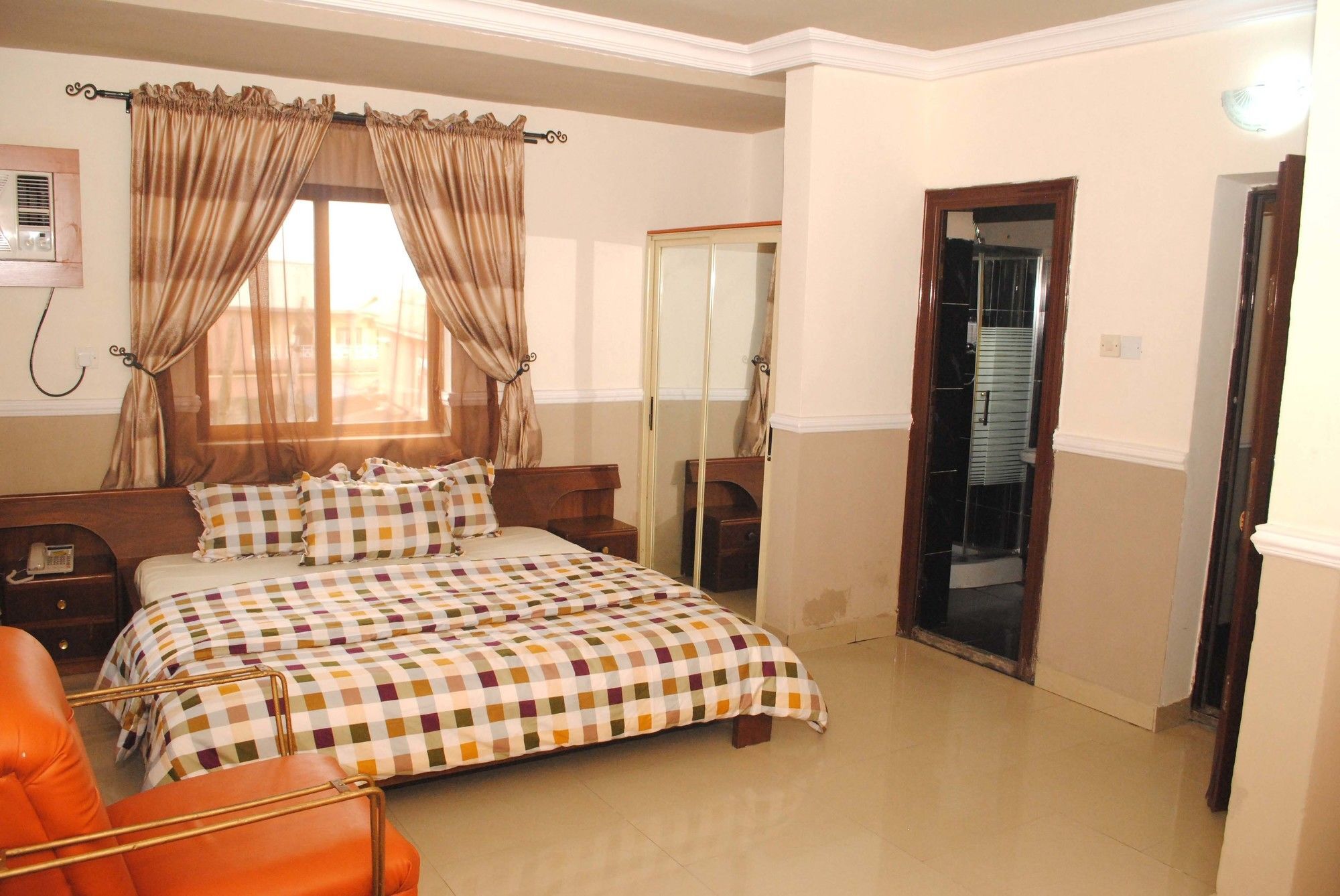 อควาติก สวีท แอนด์ เลาจน์ Hotel ลากอส ภายนอก รูปภาพ